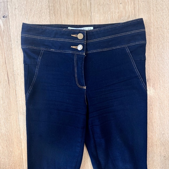 Veronica Beard Deep Dark Blue Denim High Waist Flare Jeans Size 0 Excellent Cond - Picture 4 of 8